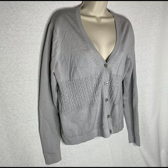 Studio Sweaters - 4/$35 Studio Gray Knit Cardigan L Designs Light